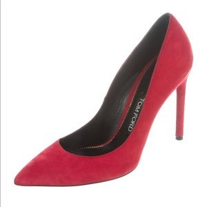 TOM FORD
Suede Pointed-Toe Pumps